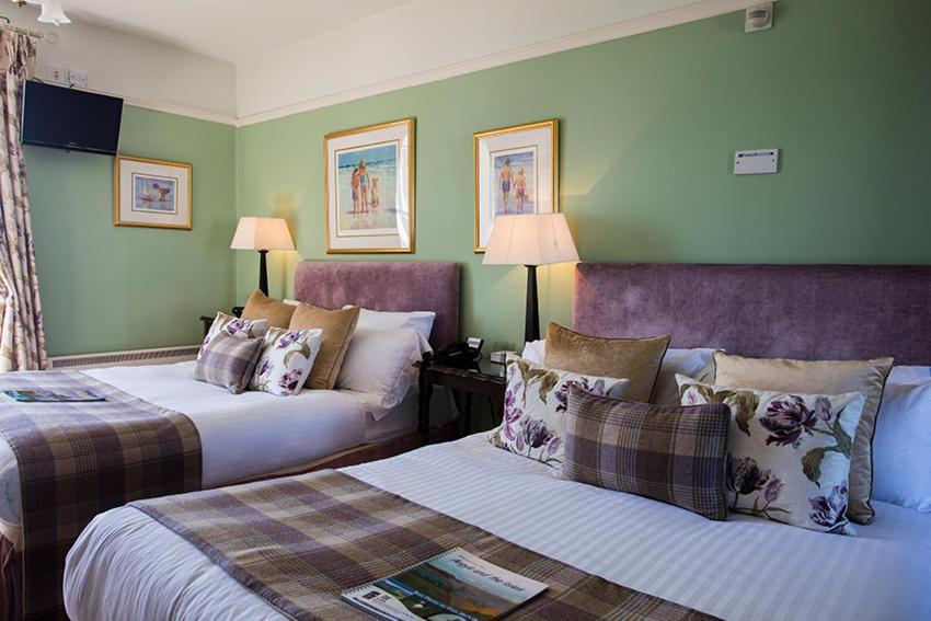Port Charlotte Hotel Eksteriør billede